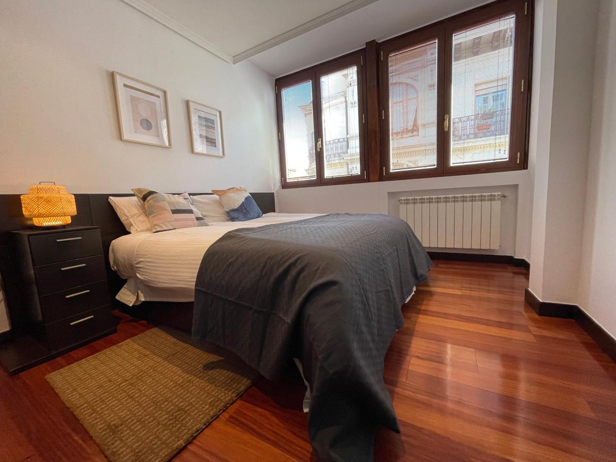 Atuaire Home Vivienda A Luminosa Parking Incluido En Plena Calle Comercial Burgo Kültér fotó