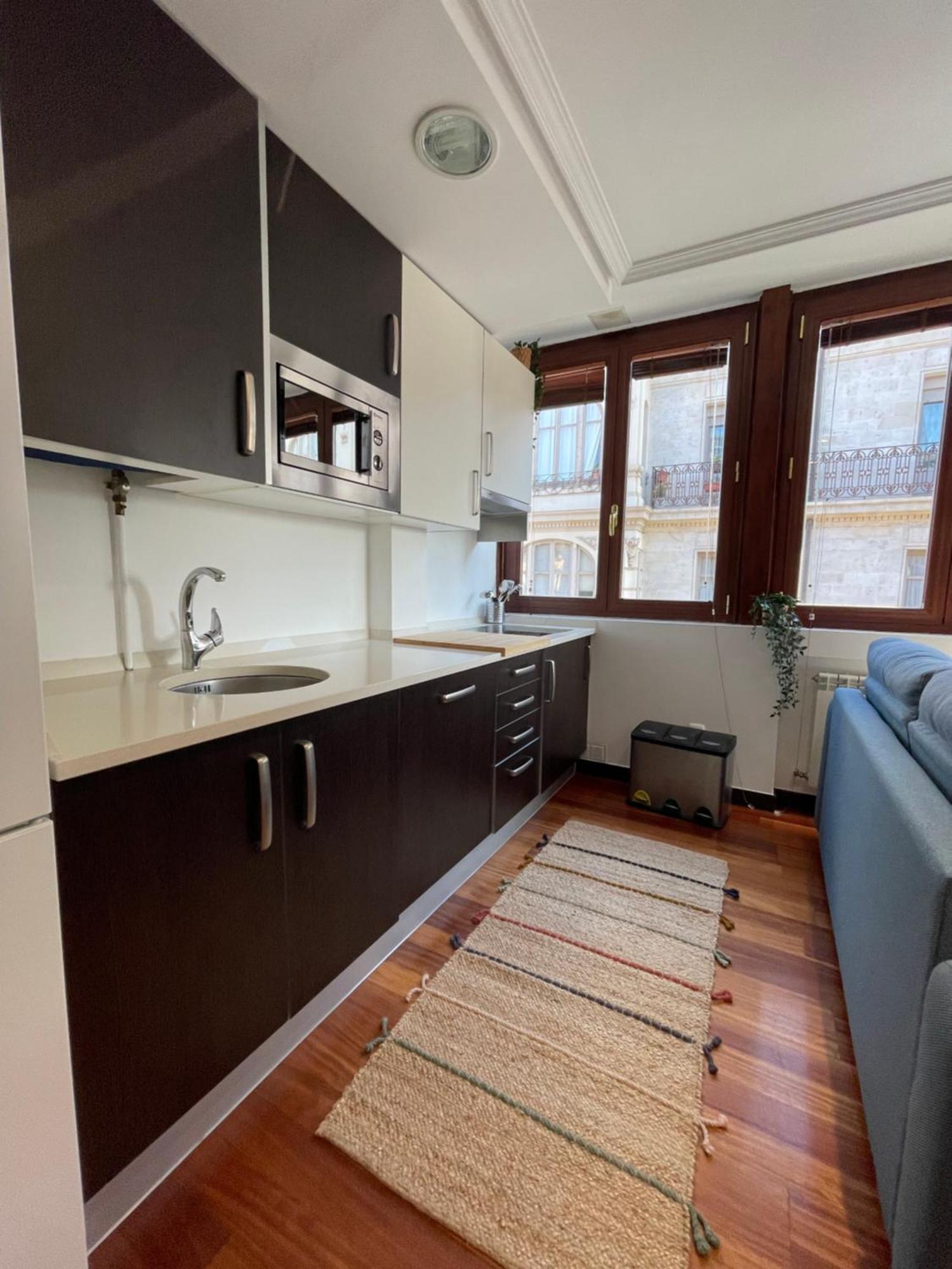 Atuaire Home Vivienda A Luminosa Parking Incluido En Plena Calle Comercial Burgo Kültér fotó